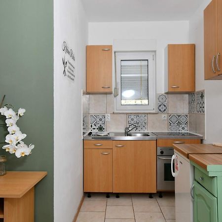 Apartments Novotny Banjol Exterior foto